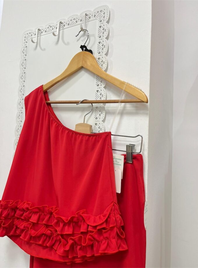 Conjunto Macarena rojo