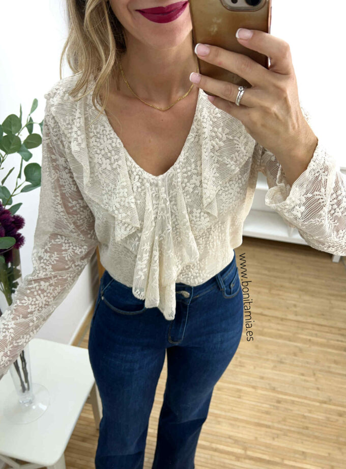 Blusa encaje beige