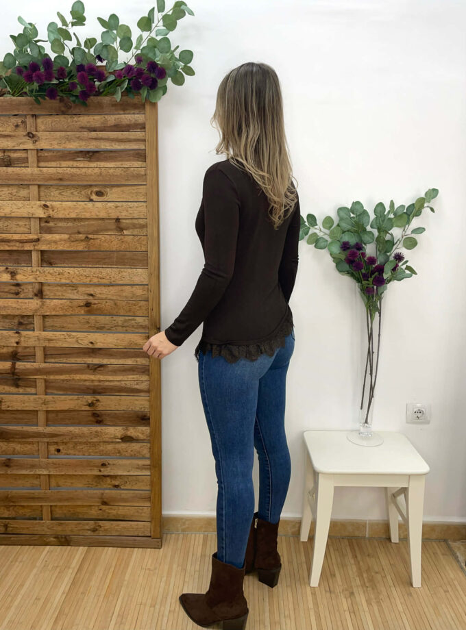 Suéter encaje marrón