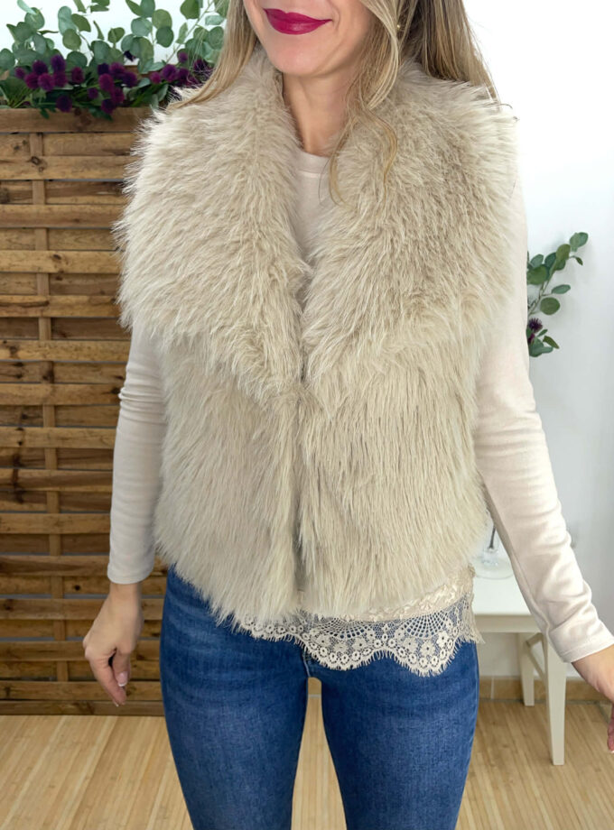 Chaleco pelo beige