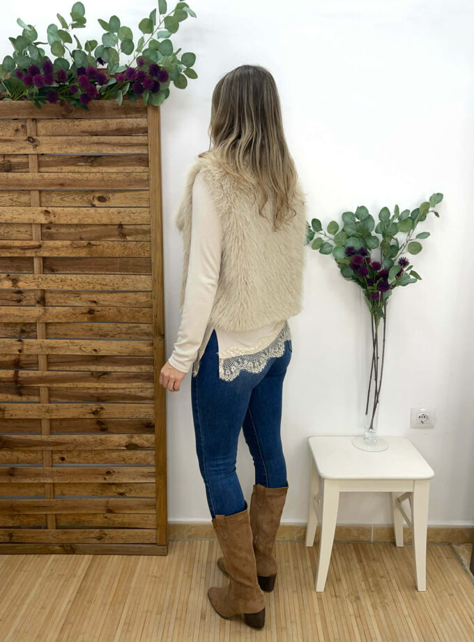 Chaleco pelo beige