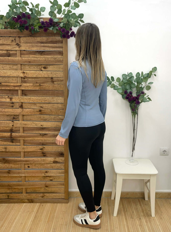 Conjunto deportivo celeste