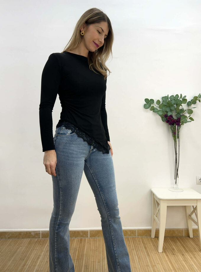 Camiseta negra encaje