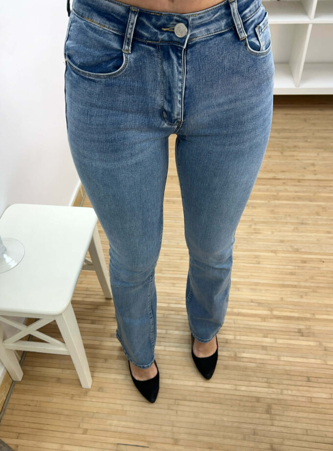 Jeans flare lavado