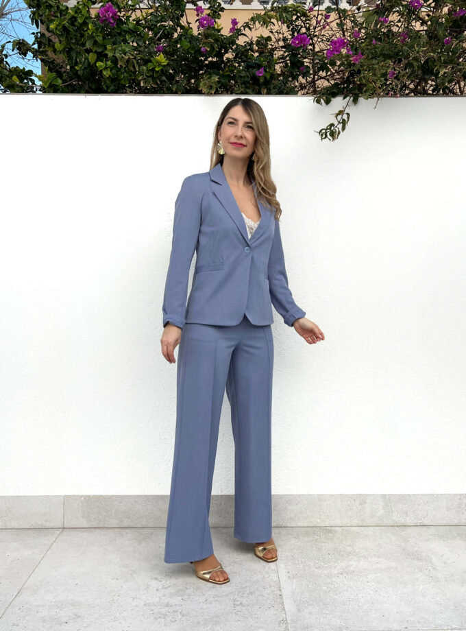 Traje Línea azul