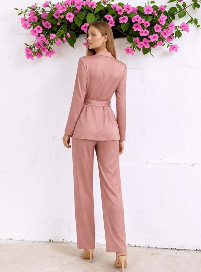Traje satinado rosa