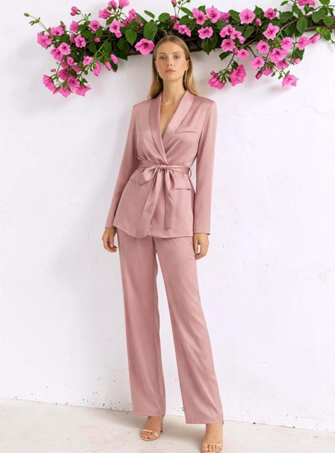 Traje satinado rosa