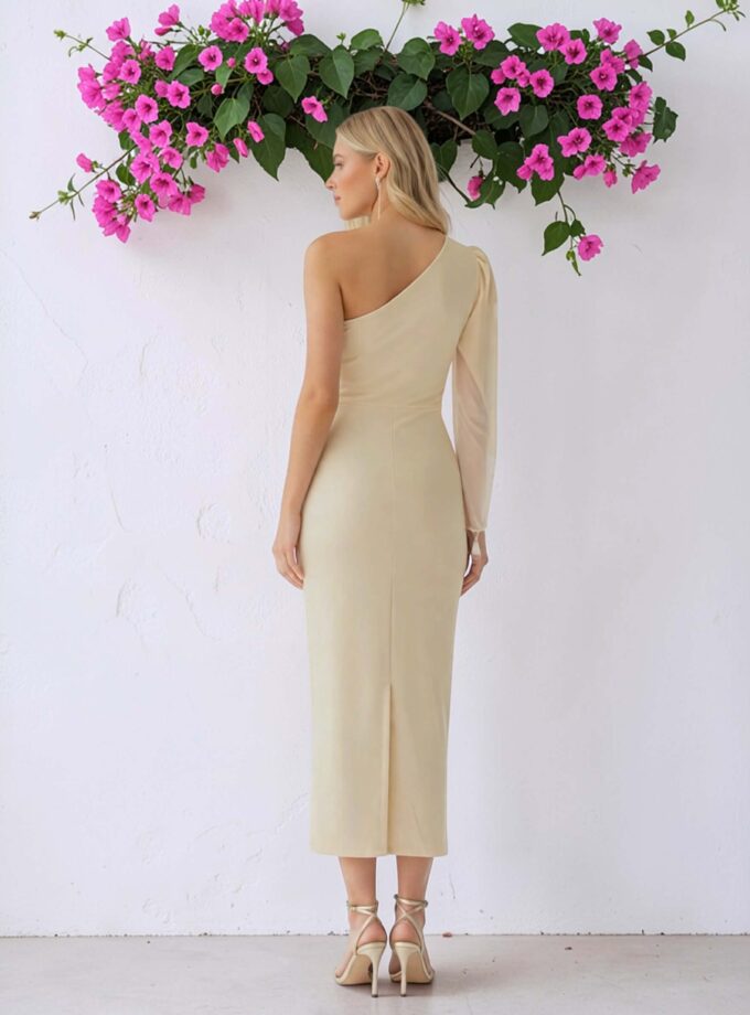 Vestido asimétrico beige