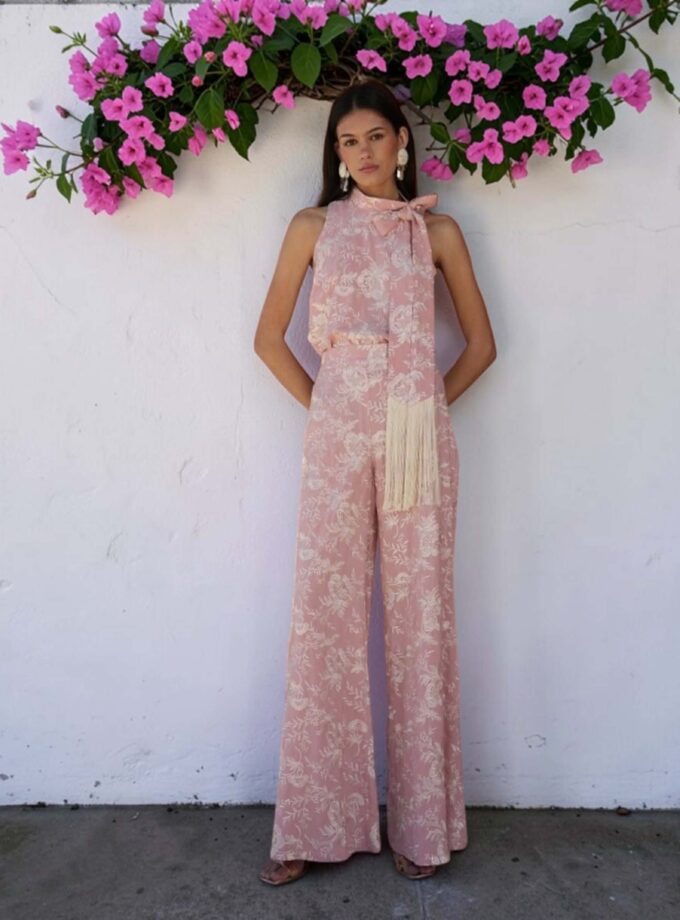 Conjunto bordado rosa