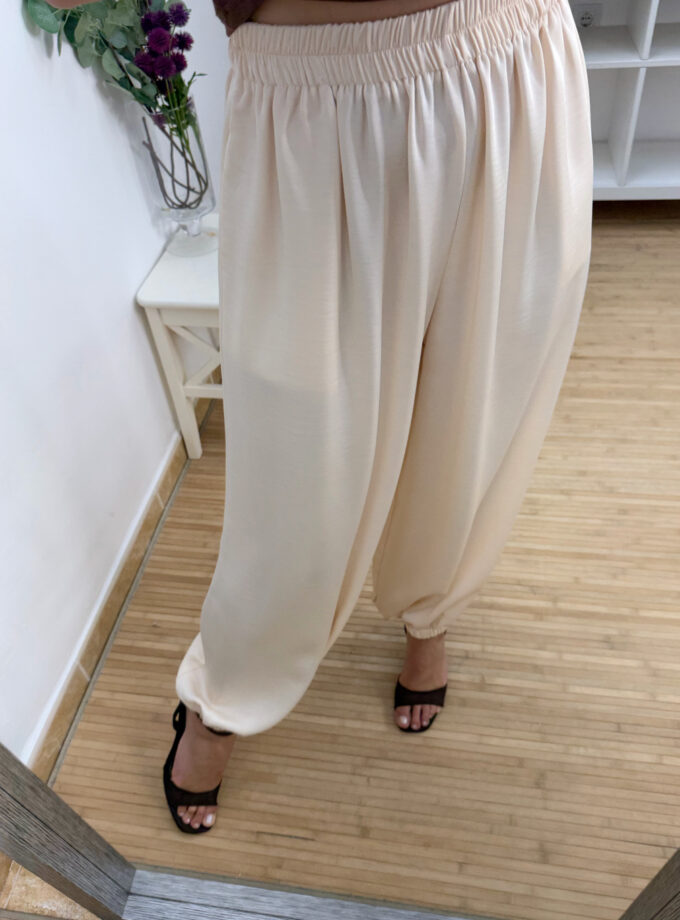 Pantalón satinado beige